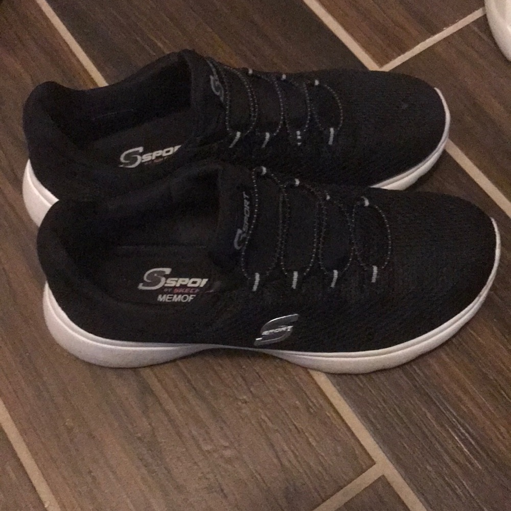 Sports by Skechers